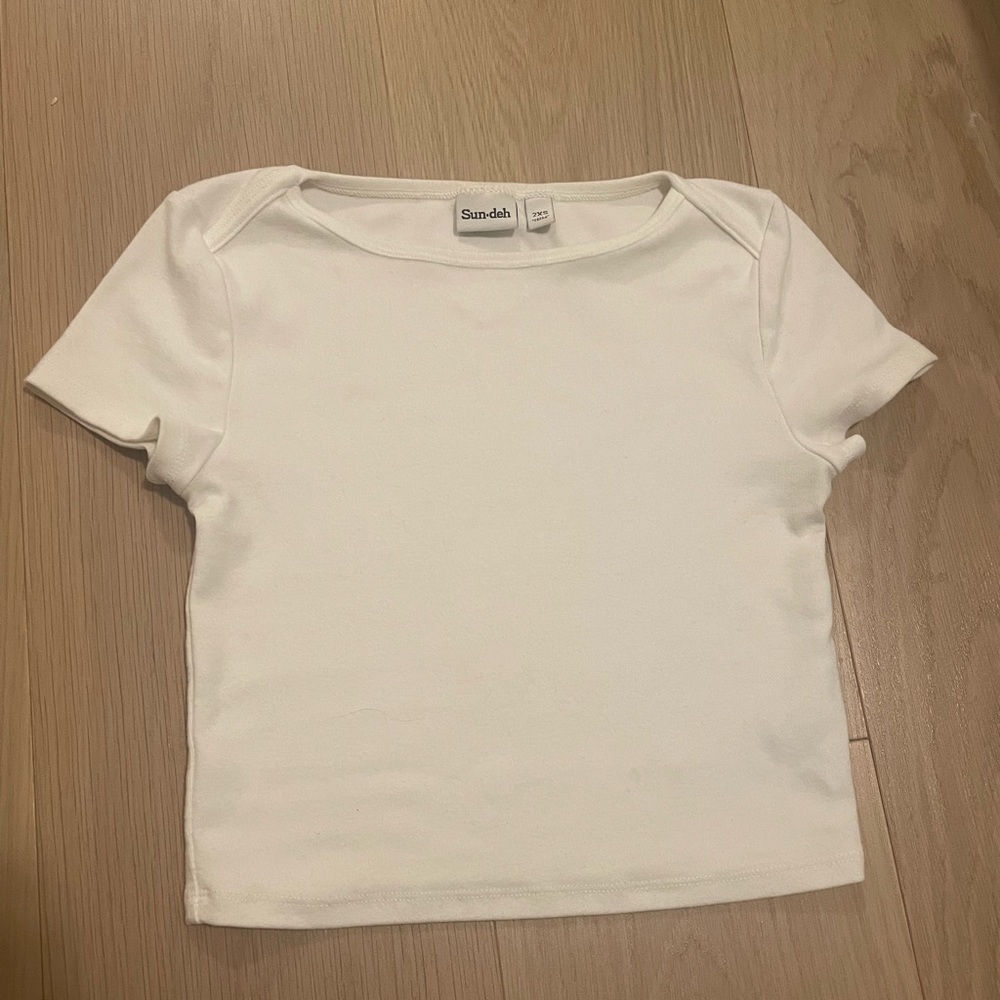Aritizia Sunday Best Jackie T-Shirt